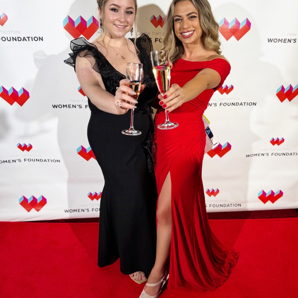 Chic Red Off-Shoulder Prom Dress